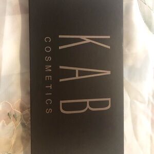 Black Bronzer & Contour Makeup